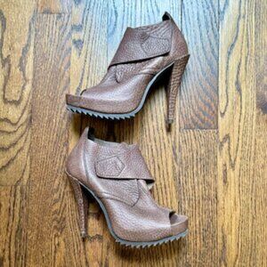 Pedro Garcia Pebbled Leather Peep Toe Heels Size 38